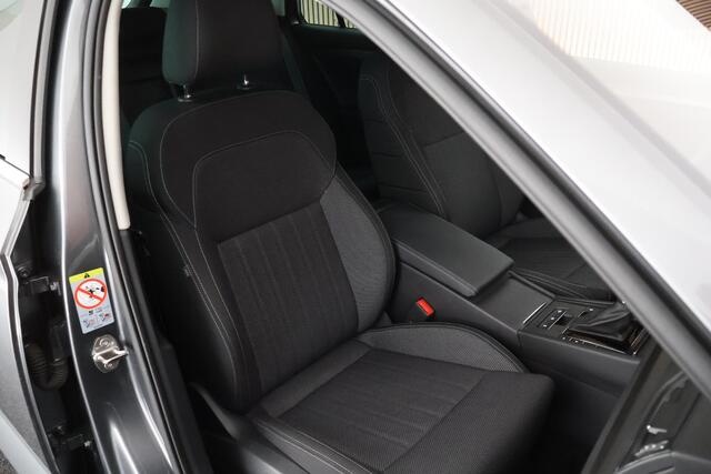 Skoda SUPERB Combi 1.4 TSI 218pk iV Business Edition Trekhaak Memory Stoelverwarming Virtual Cockpit Navigatie