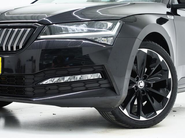Skoda SUPERB Combi 1.4 TSI iV Sportline | Leder/Alcantara | Trekhaak | Carbon | 360 | Memory | Keyless | Adaptive Cruise