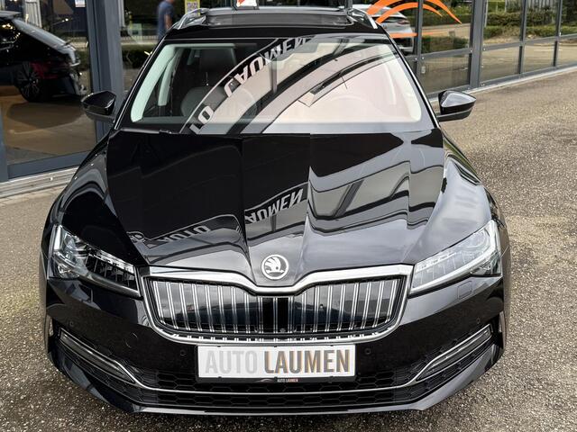 Skoda SUPERB Combi 1.4 TSI iV Business Edition Plus Plug In Hybrid Automaat Panodak Matrix LED Leder Elek. Stoelen Trekhaak