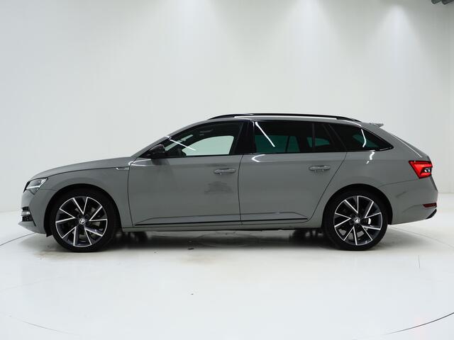 Skoda SUPERB Combi 1.4 TSI iV Sportline | Leder/Alcantara | Trekhaak | Carbon | Memory | Sfeerlicht | Keyless | Adaptive Cruise