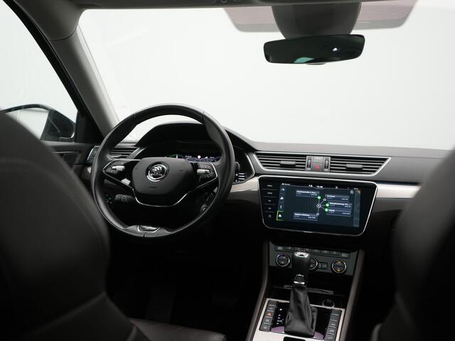 Skoda SUPERB Combi 1.4 TSI iV Laurin & Klement PHEV 218pk Dealer O.H. | Trekhaak Af Fabriek | Panodak | Adaptive Cruise | 360 Camera | Lederen Comfortstoelen Memory & Ventilatie | Canton Audio | Crystal LED | Stoelen & Stuur Verwarmd | Apple Carplay | Blis | DAB | Navigatie | 19"L.M | Plug In Hybrid |