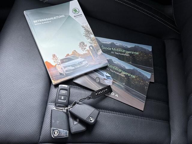 Skoda SUPERB Combi 1.4 TSI iV Sportline Business Laurin & Klement | BOMVOL! | Panoramadak | Trekhaak | Lederen Bekleding!!