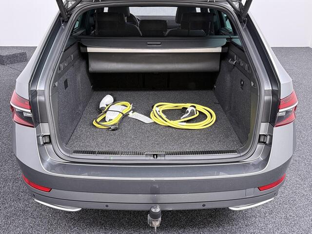 Skoda SUPERB Combi 1.4 TSI iV Sportline Business Laurin & Klement | BOMVOL! | Panoramadak | Trekhaak | Lederen Bekleding!!