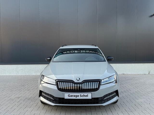 Skoda SUPERB Combi 1.4 TSI iV Sportline - Navi - Memory Sportstoelen - Camera - Stoel-stuurverwarming - 19" LM velgen - Rijklaar