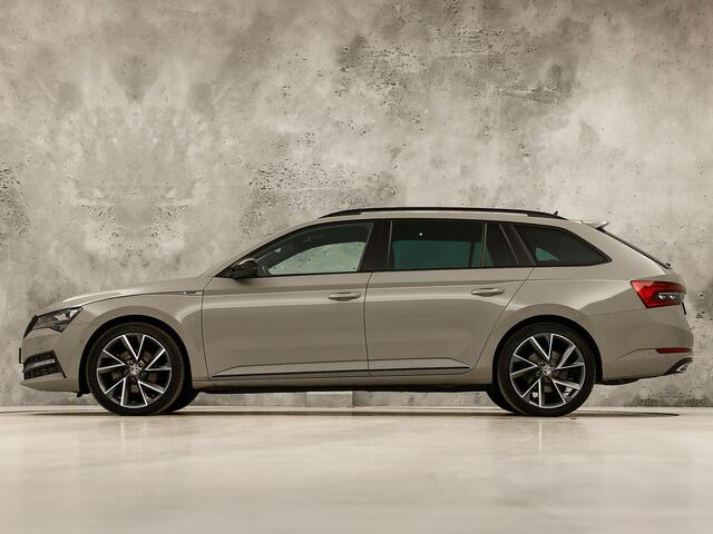 Skoda SUPERB Combi 1.4 TSI iV Sportline 218Pk Automaat (PANORAMADAK, 360 CAMERA, VIRTUAL COCKPIT, MEMORY SEATS, CANTON AUDIO, STOELVERWARMING, ADAPTIVE CRUISE, SFEERVERLICHTING, APPLE CARPLAY, NIEUWSTAAT)