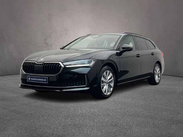 Skoda SUPERB Combi 1.5 TSI PHEV Edition 204pk DSG Automaat, Trekhaak, Stoelverwarming, Achteruitrijcamera, Adaptive cruise control, Dodehoeksensoren, Parkeersensoren, Navigatie, App-connect, LED koplampen