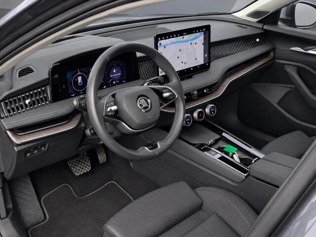Skoda SUPERB Combi 1.5TSI 160kW/218PK PHEV Laurin & Klement · Trekhaak · 360°Camera · Canton sound · Achterbank verwarmd · Apple/Android Car Play ·