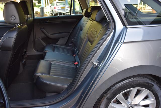 Skoda SUPERB Combi 1.5 TSI 150PK ACT Business Edition Plus | Org. NL | BOVAG Garantie | Adaptive Cruise Control | Lederen interieur | Electrische stoelverstelling | Voorstoel + achterbank verwarming | Apple Carplay/Android Auto |