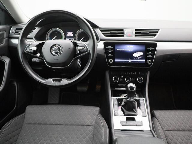 Skoda SUPERB Combi 1.4 TSI iV Business Edition Plus | STOELVERWARMING | CLIMATE CONTROL | NAVIGATIE | ADAPTIVE CRUISE CONTROL |