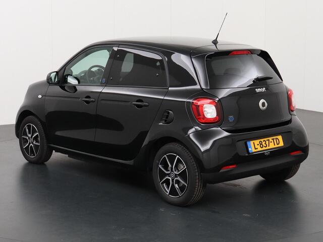 Smart EQ FORFOUR Essential 18 kWh | Lederen bekleding | Climate Control | Elekt. Pakket | Cruise control | LED-Dagrijverlichting | 24 Mnd. Certified garantie! |