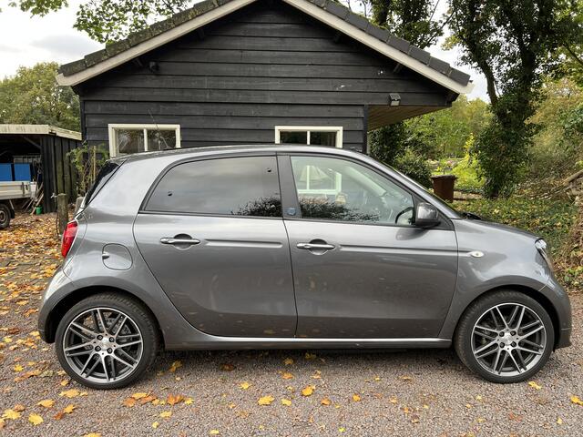 Smart EQ FORFOUR BRABUS 18 kWh/82PK LEER/PANO