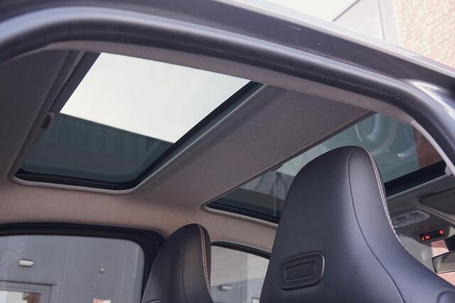 Smart EQ FORFOUR BRABUS Style 18 kWh + CAMERA / STOELVERWARING VOOR & ACHTER / PANO