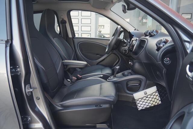 Smart EQ FORFOUR BRABUS Style 18 kWh + CAMERA / STOELVERWARING VOOR & ACHTER / PANO