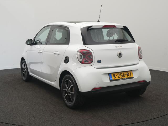 Smart EQ FORFOUR Comfort PLUS 18 kWh - RIJKLAARPRIJS - NAP LAGE KILOMETERSTAND - Camera - Panoramadak - Lederen bekleding - Stoelverwarming