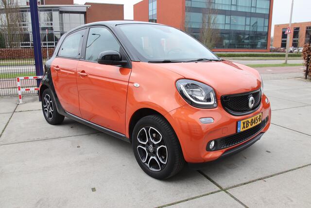 Smart FORFOUR 1.0 Business Solution Leder, Navi, Stoelvw. Cruise BOMVOL! Aanbieding!