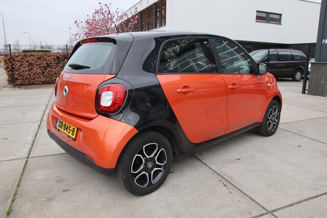 Smart FORFOUR 1.0 Business Solution Leder, Navi, Stoelvw. Cruise BOMVOL! Aanbieding!