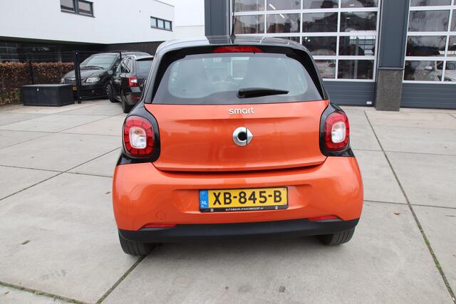 Smart FORFOUR 1.0 Business Solution Leder, Navi, Stoelvw. Cruise BOMVOL! Aanbieding!