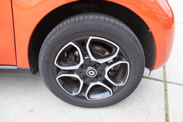 Smart FORFOUR 1.0 Business Solution Leder, Navi, Stoelvw. Cruise BOMVOL! Aanbieding!