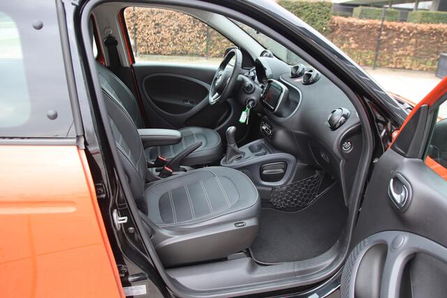 Smart FORFOUR 1.0 Business Solution Leder, Navi, Stoelvw. Cruise BOMVOL! Aanbieding!