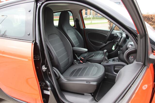 Smart FORFOUR 1.0 Business Solution Leder, Navi, Stoelvw. Cruise BOMVOL! Aanbieding!