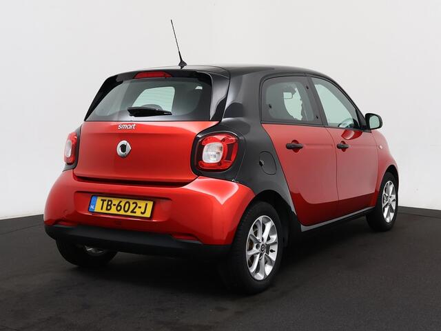 Smart FORFOUR 1.0 Business Solution bj 2018 km 42.000 Airco,14Inch,Cv,Radio/cd