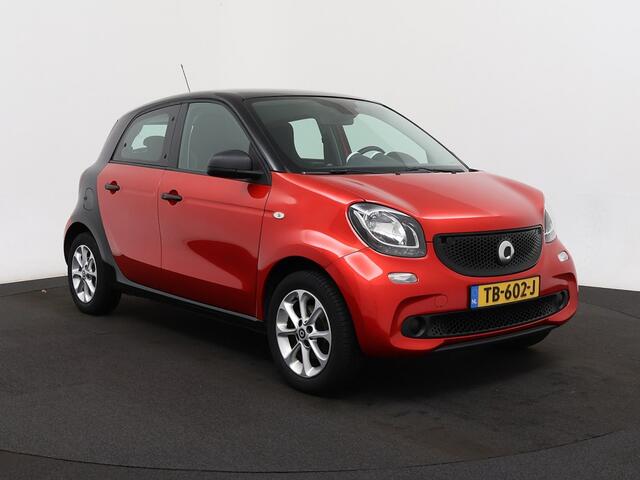 Smart FORFOUR 1.0 Business Solution bj 2018 km 42.000 Airco,14Inch,Cv,Radio/cd