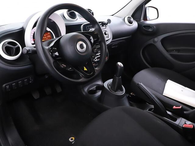 Smart FORFOUR 1.0 Business Solution bj 2018 km 42.000 Airco,14Inch,Cv,Radio/cd
