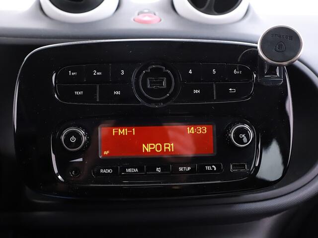 Smart FORFOUR 1.0 Business Solution bj 2018 km 42.000 Airco,14Inch,Cv,Radio/cd