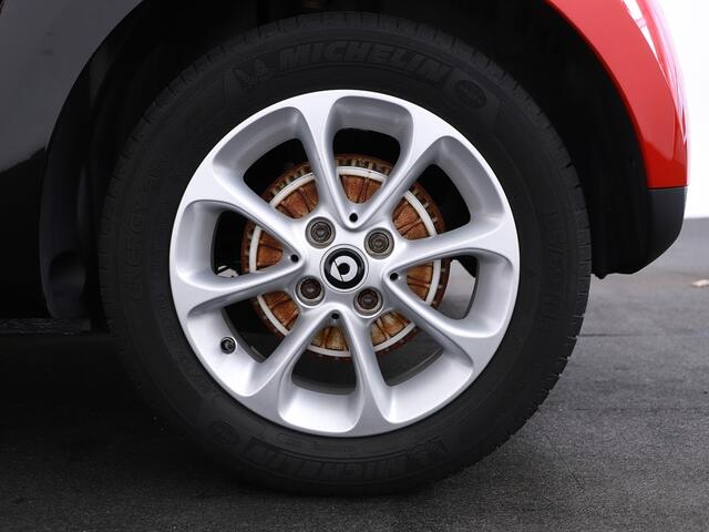 Smart FORFOUR 1.0 Business Solution bj 2018 km 42.000 Airco,14Inch,Cv,Radio/cd