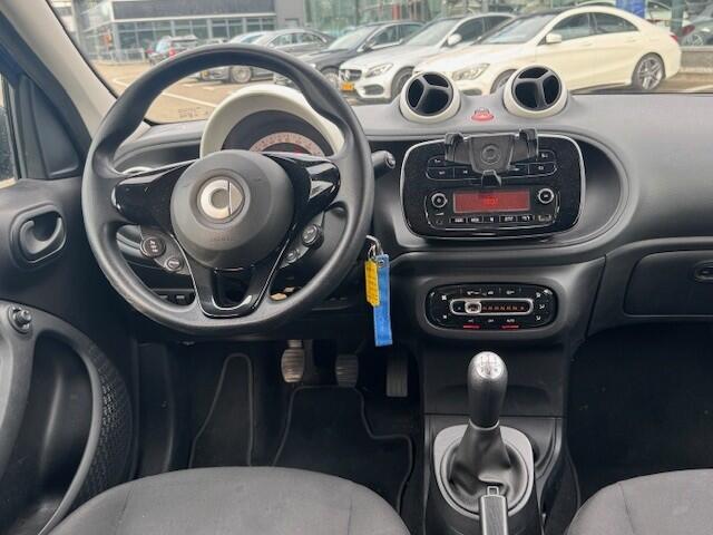 Smart FORFOUR 1.0 Pure l Airco l Audio l Bluetooth l Cruise Controle l Elektr. ramen l Centrale deurvergendeling l Nederlands geleverde auto l