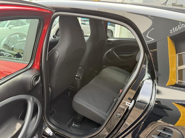 Smart FORFOUR 1.0 Pure Automaat | NAP | Cruise Control | Climate Control | Lichtmetaal |