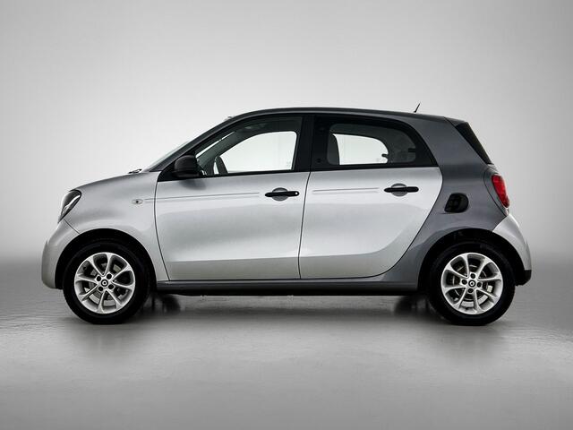 Smart FORFOUR 1.0 Business Solution 5drs. / Airco-ecc. / Cruise control / Radio multimedia / Apk 12-2026
