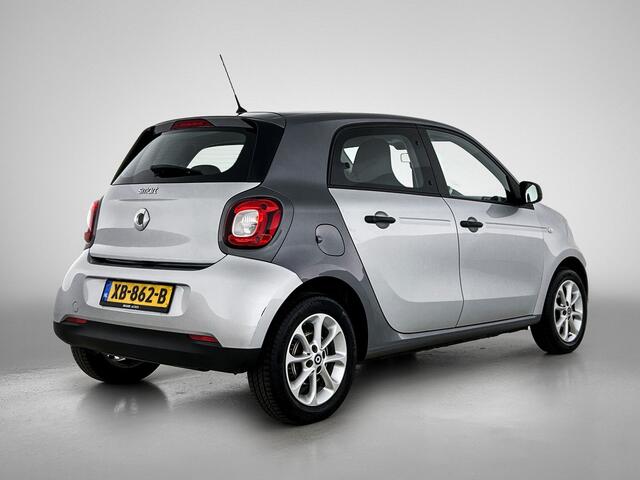 Smart FORFOUR 1.0 Business Solution 5drs. / Airco-ecc. / Cruise control / Radio multimedia / Apk 12-2026