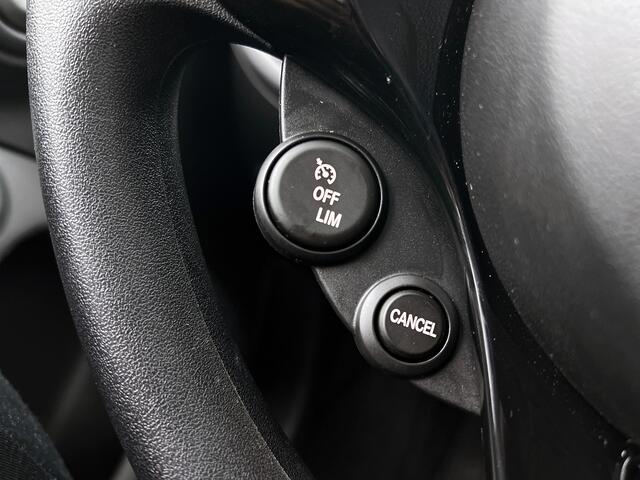 Smart FORFOUR 1.0 Business Solution 5drs. / Airco-ecc. / Cruise control / Radio multimedia / Apk 12-2026