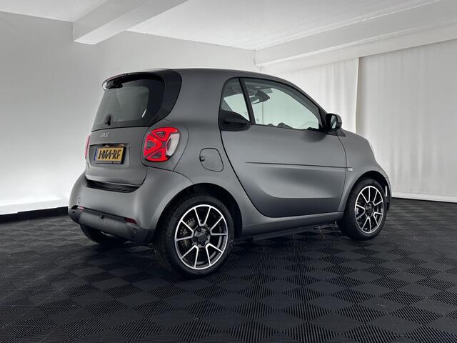 Smart FORTWO EQ Comfort PLUS 18 kWh [ 3-Fase ] Aut. *PANO | FULL-LED | VOLLEDER | NAVI-FULLMAP | CAMERA | BRABUS-WHEELS | AMBIENT-LIGHT | AIRCO | PDC | CRUISE | DAB | APP.CONNECT | COMFORT-SEATS | 16''ALU*