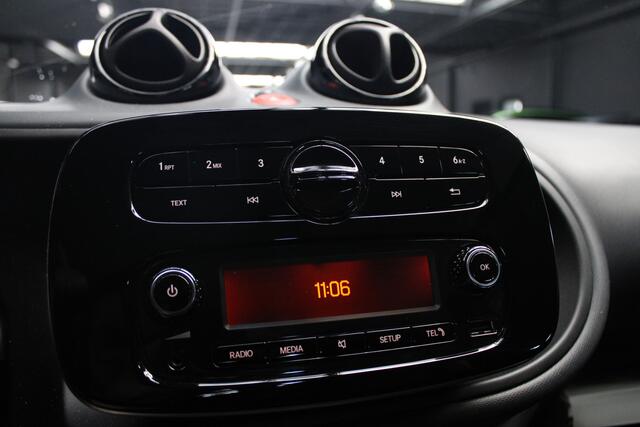 Smart FORTWO EQ 1e Eigenaar Navi Climate LED Bluetooth BTW -auto