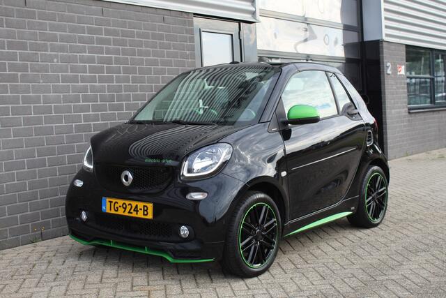 Smart FORTWO Cabrio Electric Drive Prime 18 kWh Brabus / Carplay / JBL / N.A.P.