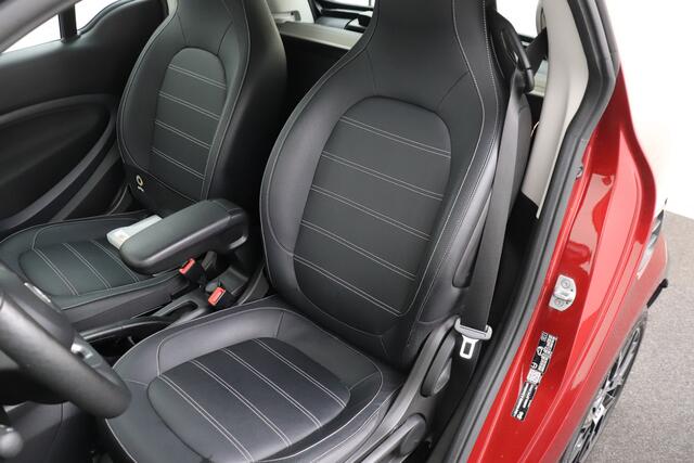 Smart FORTWO EQ Comfort PLUS Pano-dak Camera Carplay Leder