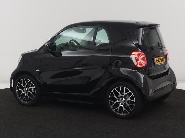 Smart FORTWO EQ Comfort PLUS 18 kWh | SOH 91.8% | Leder | Panoramadak | Stoelverwarming | Camera | Bluetooth | Park assist | Climate control | Full LED | 16'' Lichtmetaal