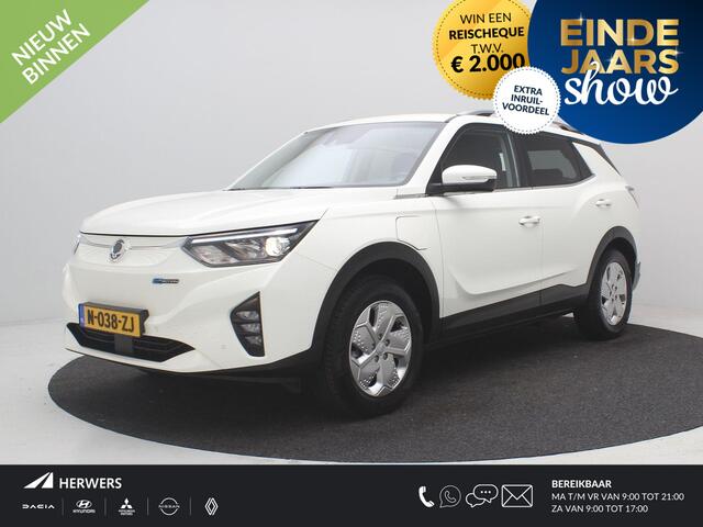 Ssangyong KORANDO E-Motion Platinum 2WD 64 kWh / Trekhaak / 1500KG Trekgewicht / Actieradius 339 km WLTP / Navigatie / LED / Apple CarPlay & Android Auto / Adaptieve Cruise Control / Stoel & Stuurwiel verwarming /