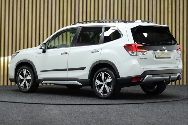 Subaru FORESTER 2.0i e-BOXER First Edition | Adaptive-cruise | Elek. Glazen Panoramadak | Apple Carplay & Android Auto | Navigatie | Leder | Camera | Keyless | Afneembare Trekhaak | Dodehoekdetectie