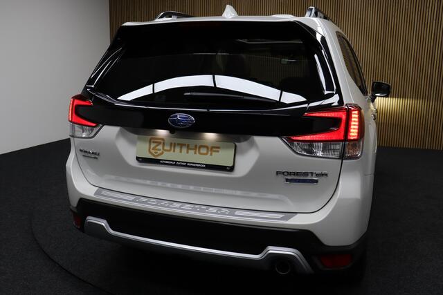 Subaru FORESTER 2.0i e-BOXER First Edition | Adaptive-cruise | Elek. Glazen Panoramadak | Apple Carplay & Android Auto | Navigatie | Leder | Camera | Keyless | Afneembare Trekhaak | Dodehoekdetectie