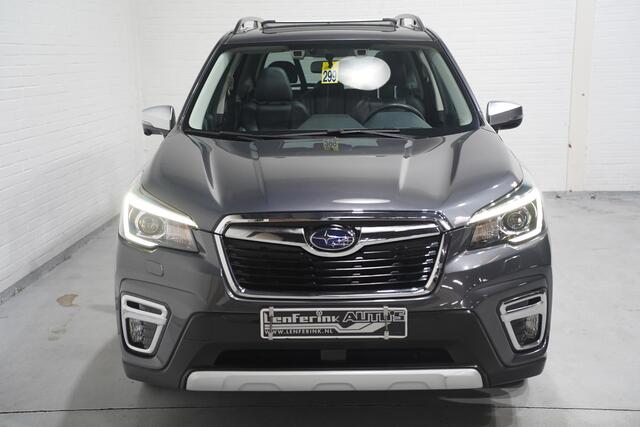 Subaru FORESTER 2.0i e-BOXER First Edition Leder Apple Carplay Schuifdak Camera Trekhaak NAP
