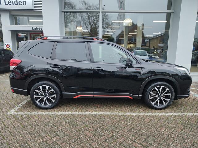 Subaru FORESTER 2.0i e-BOXER LUXURY AUTOMAAT Open dak | Stoelverwarming | Dodehoeksens.