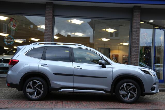 Subaru FORESTER 2.0i e-BOXER Premium Schuifdak Leer LED Camera ACC