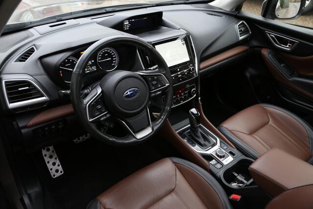 Subaru FORESTER 2.0i e-BOXER Premium Schuifdak Leer Navi Camera ACC