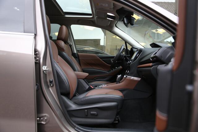 Subaru FORESTER 2.0i e-BOXER Premium Schuifdak Leer Navi Camera ACC