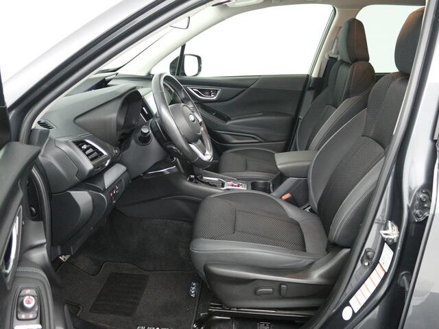 Subaru FORESTER 2.0i e-BOXER Luxury | 1870 kg Trekgewicht | Camera | Dodehoek Detector | Apple Carplay\Android Auto | Nederlandse Auto | NAP |