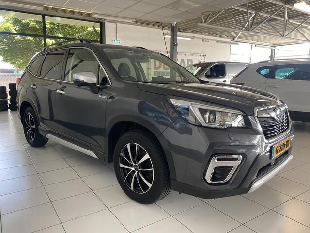 Subaru FORESTER 2.0i e-BOXER Luxury Trekhaak / Winterwielen / vol opties