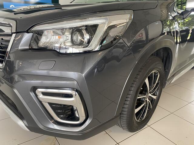 Subaru FORESTER 2.0i e-BOXER Luxury Trekhaak / Winterwielen / vol opties